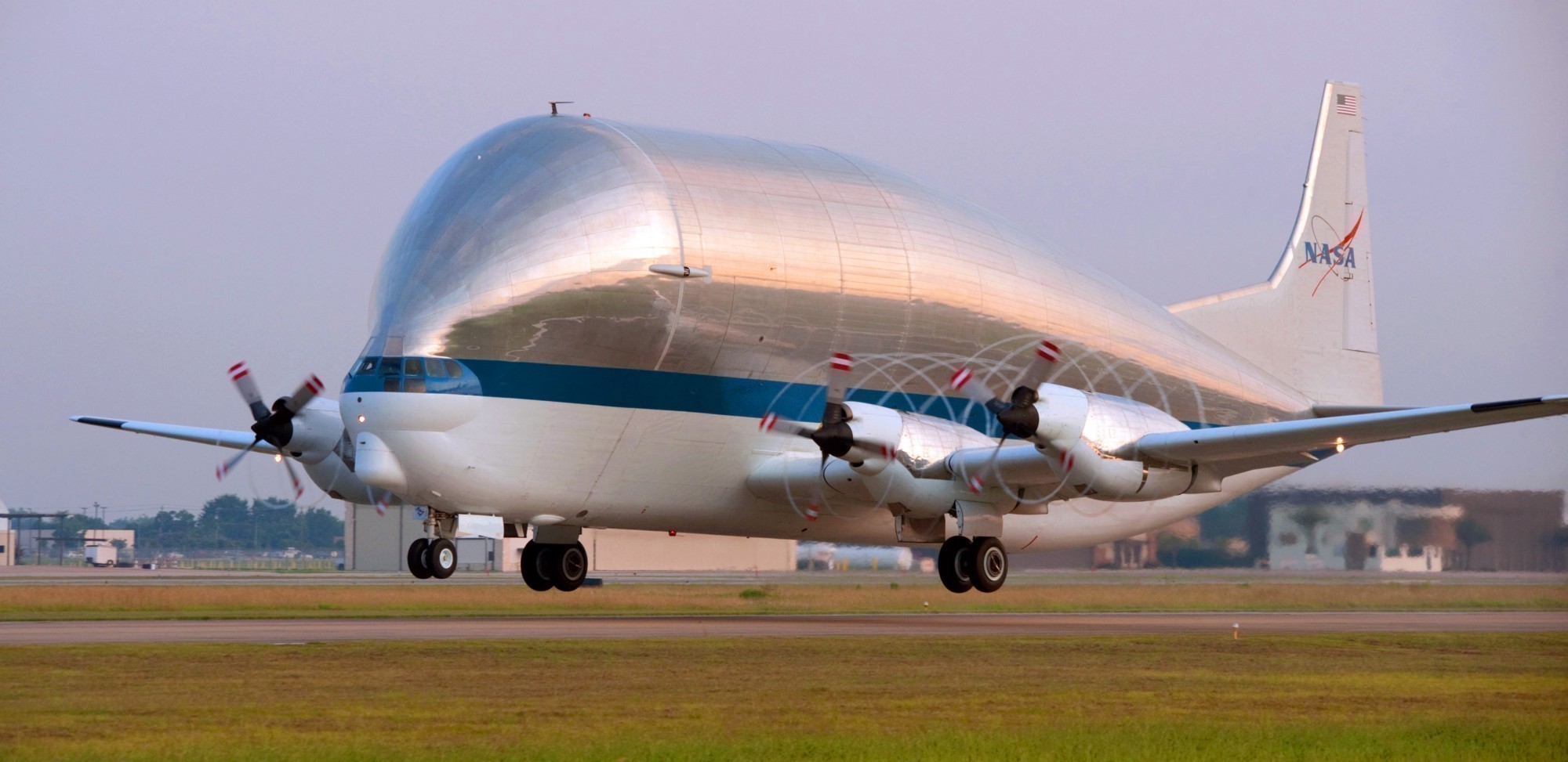 17 самых странных летательных аппаратов 13 13. Aero Spacelines Pregnant Guppy (1962)