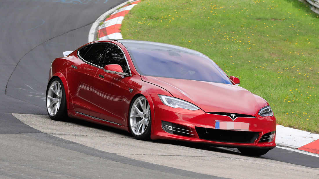«Заряженная» Tesla сумела обогнать Porsche Taycan 1 «Заряженная» Tesla сумела обогнать Porsche Taycan