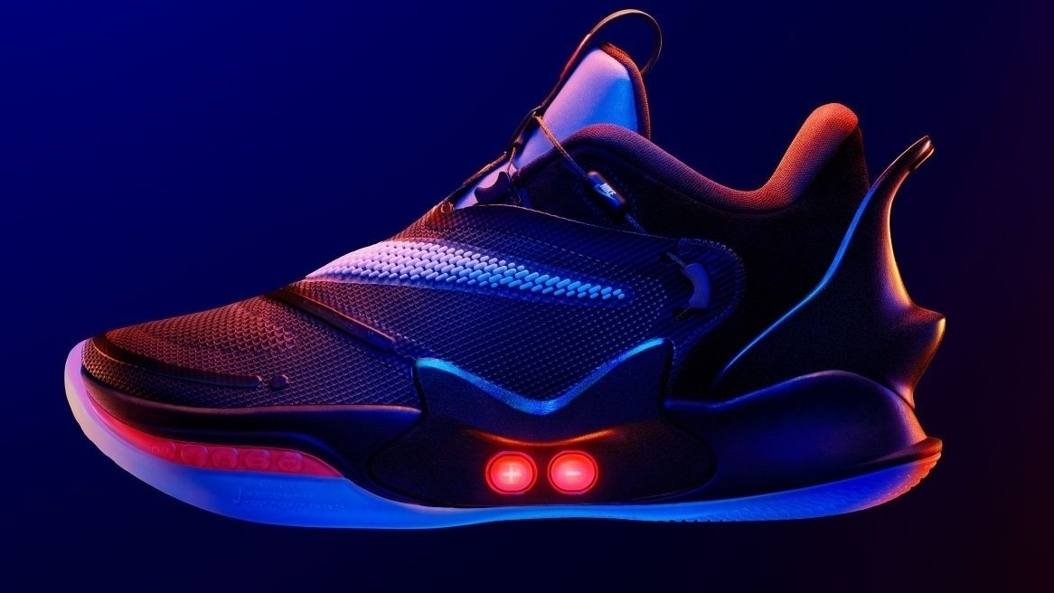 Обновлённые самозашнуровывающиеся кроссовки Nike уже в продаже