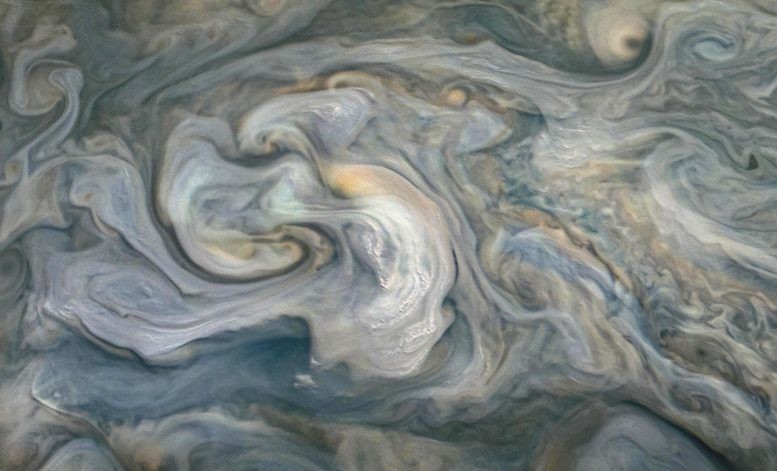 Космический аппарат NASA «Юнона» обнаруживает необычные электрические бури на Юпитере