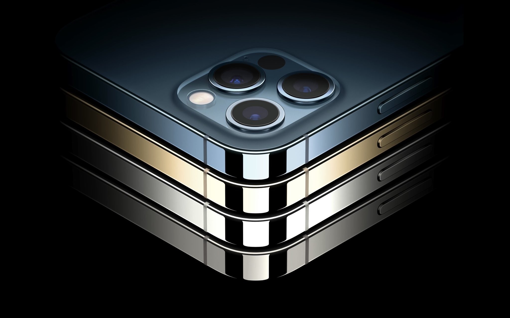 iPhone 12 Pro и Pro Max — флагманские устройства от Apple ценой более 100 тысяч рублей