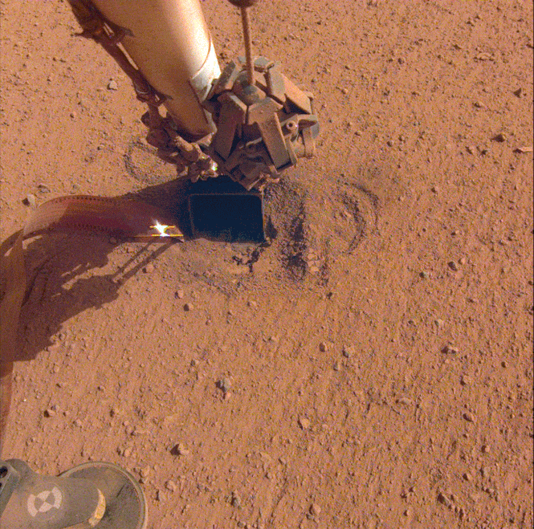 NASA InSight проник в недра Марса