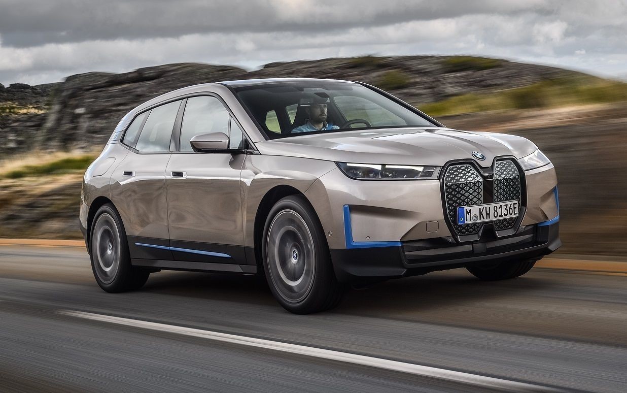 BMW представила новый футуристичный электромобиль iX 1 BMW представила новый футуристичный электромобиль iX