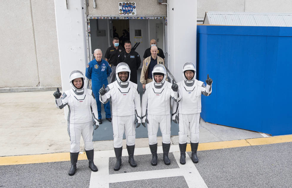 Успешный запуск Falcon 9 отправляет астронавтов NASA SpaceX Crew-1 на МКС