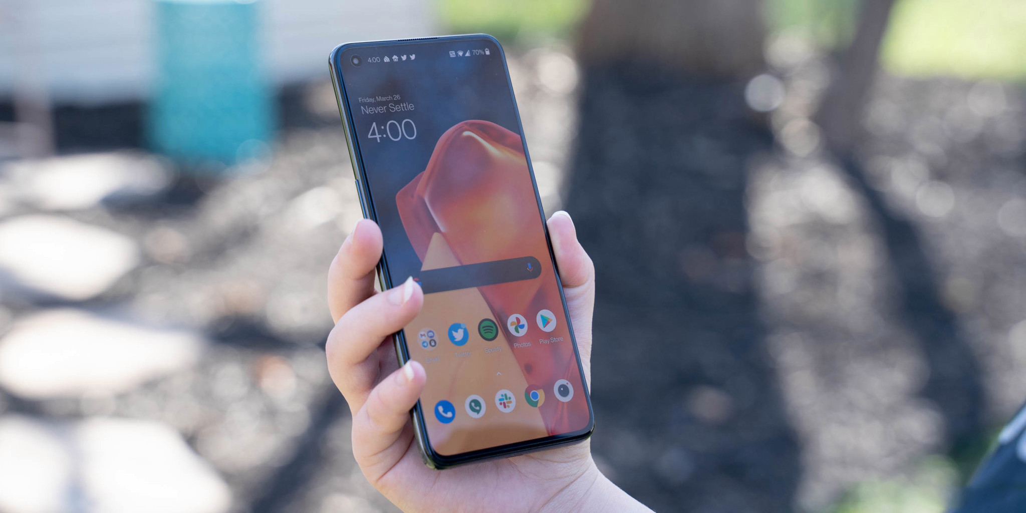 Обзор OnePlus 9: хорошо продуманный шаг назад