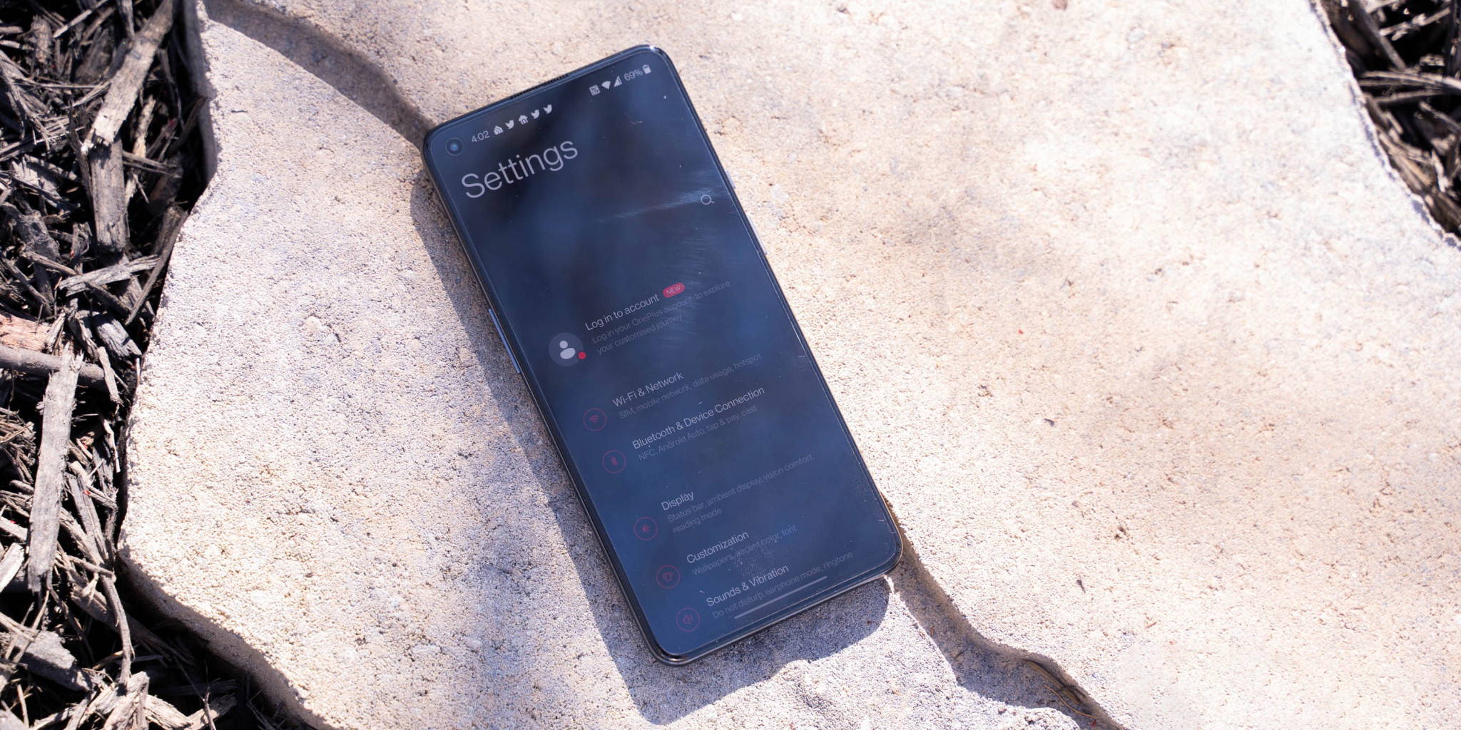Обзор OnePlus 9: хорошо продуманный шаг назад