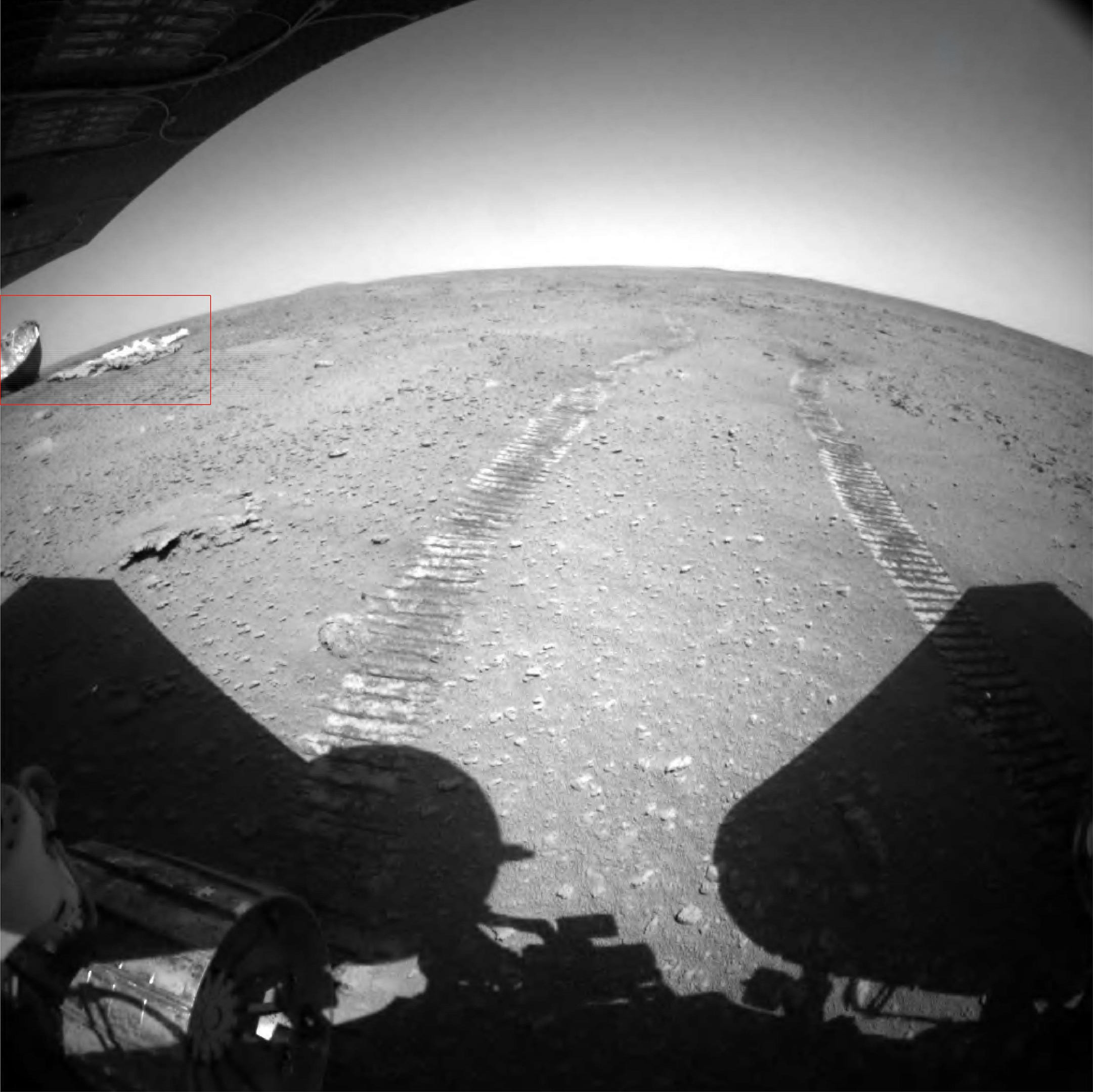 Новые снимки Марса полученные с китайским аппаратом Zhurong Rover