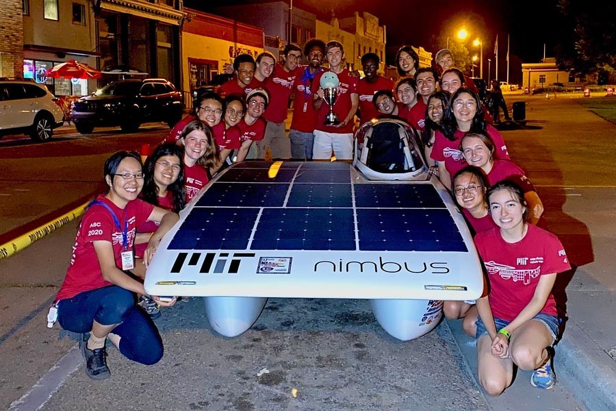 Победителем American Solar Challenge 2021 стал автомобиль собранный студентами 3 Победителем American Solar Challenge 2021 стал автомобиль собранный студентами