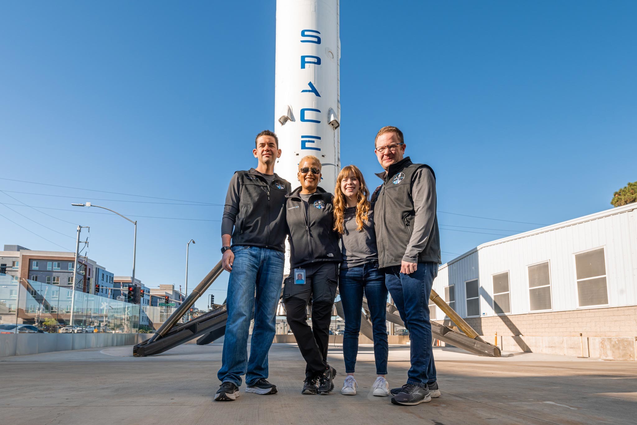 Новая веха космического туризма — SpaceX Inspiration4 отправит на орбиту 4 человек 1 Новая веха космического туризма — SpaceX Inspiration4 отправит на орбиту 4 человек