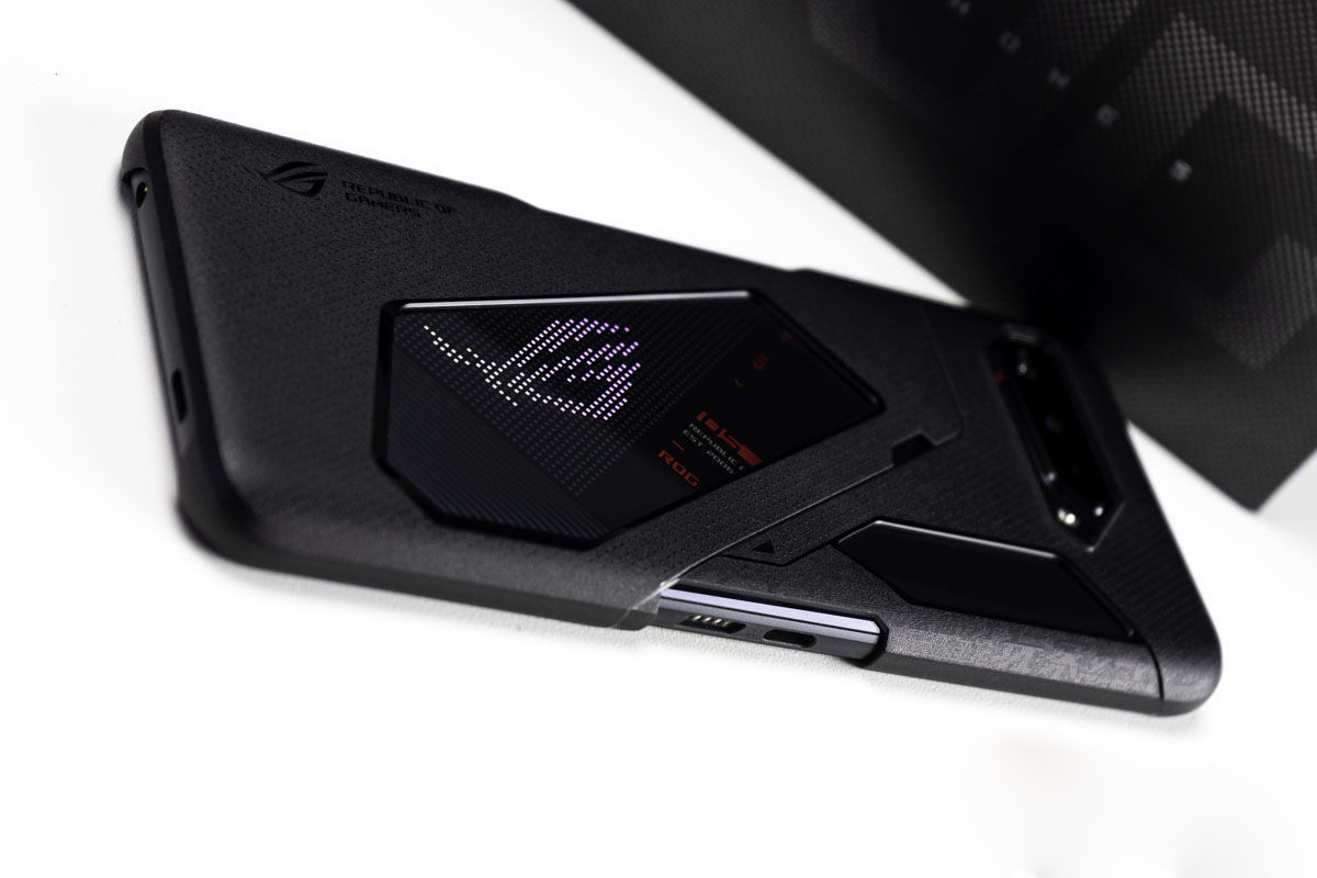Обзор Asus ROG Phone 5 — мощный смартфон, который понравится не всем 3 Обзор Asus ROG Phone 5 — мощный смартфон, который понравится не всем