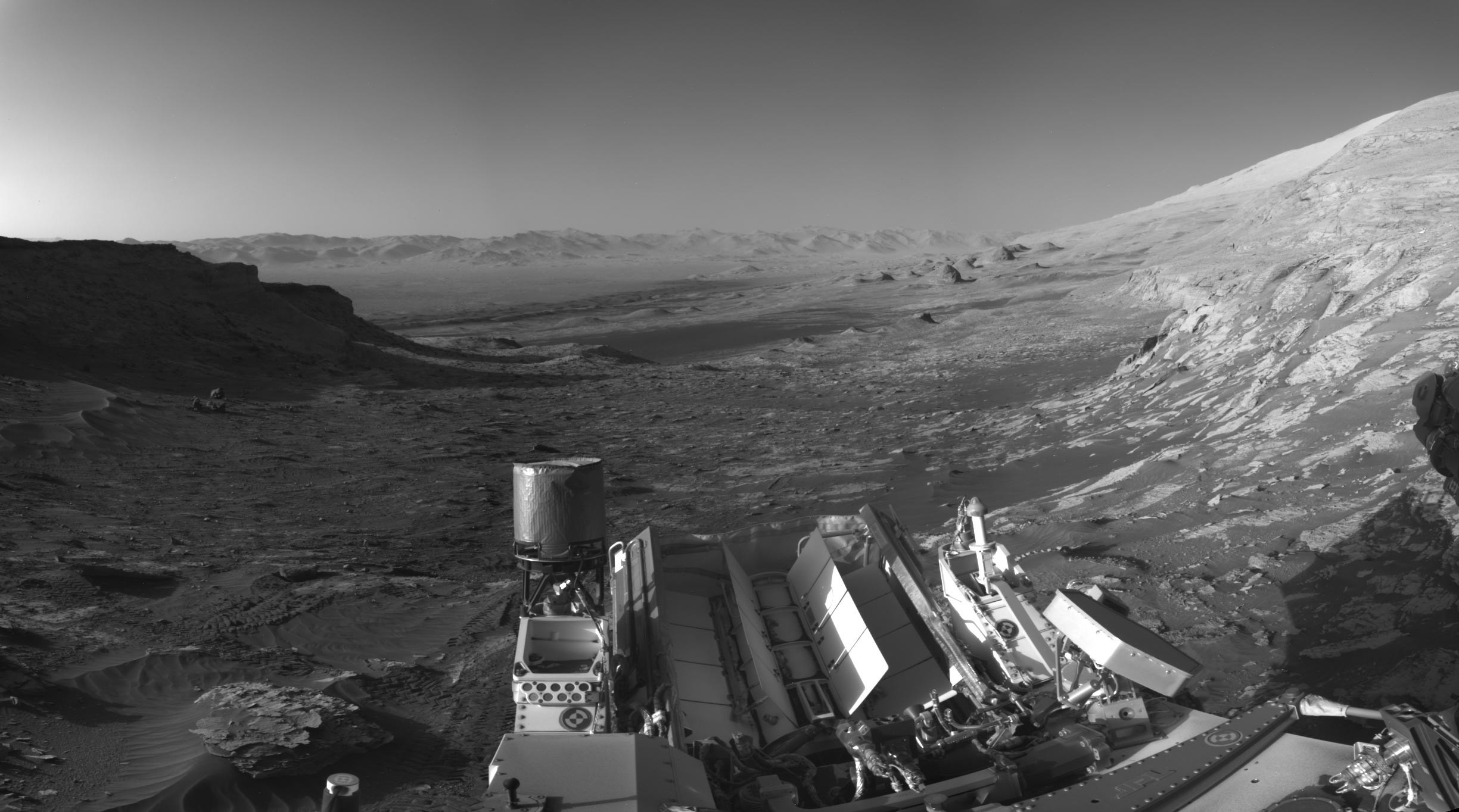 Марсоход NASA Curiosity отправил красивую открытку с изображением Марса 1 Марсоход NASA Curiosity отправил красивую открытку с изображением Марса