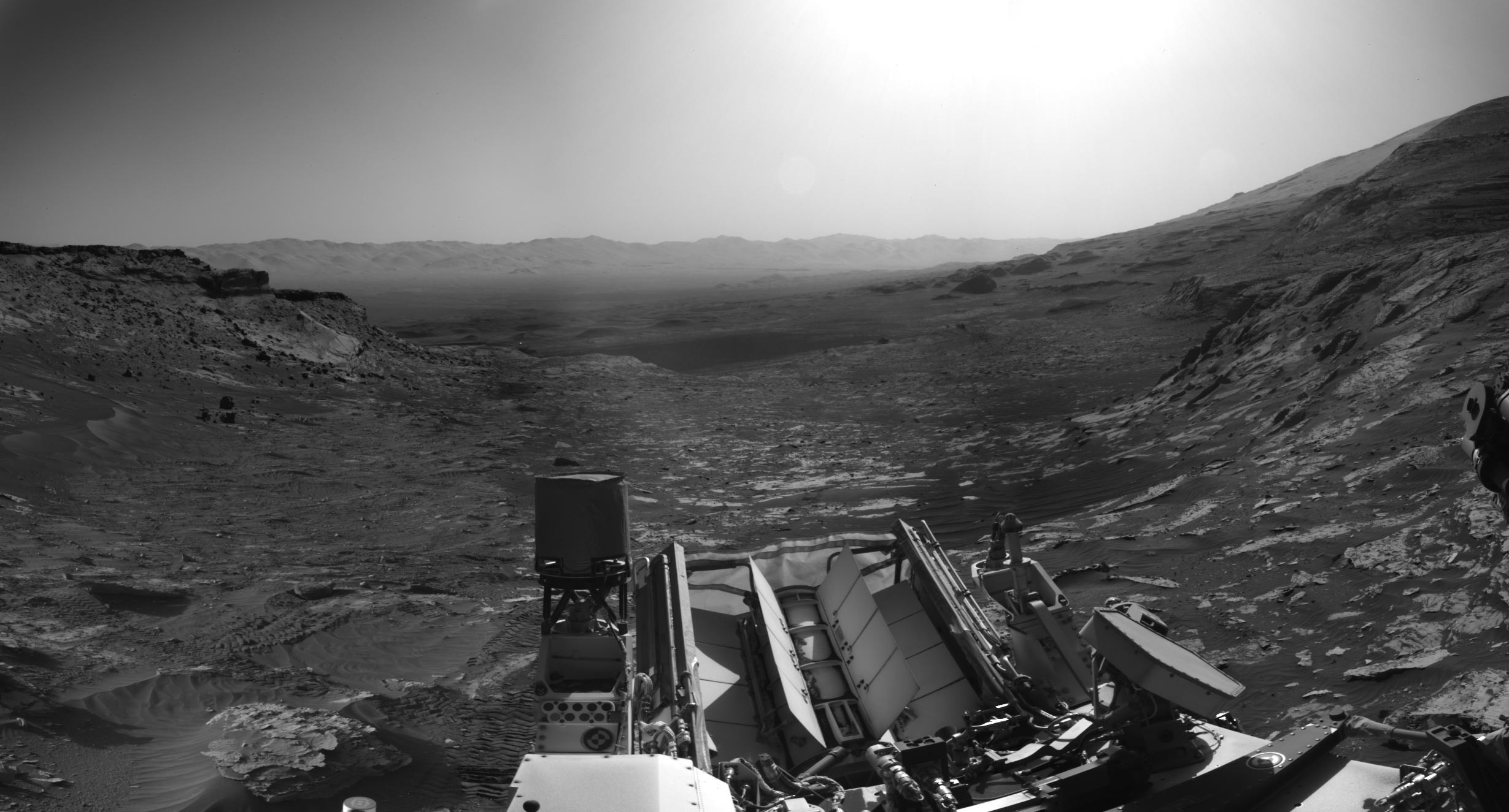 Марсоход NASA Curiosity отправил красивую открытку с изображением Марса 2 Марсоход NASA Curiosity отправил красивую открытку с изображением Марса
