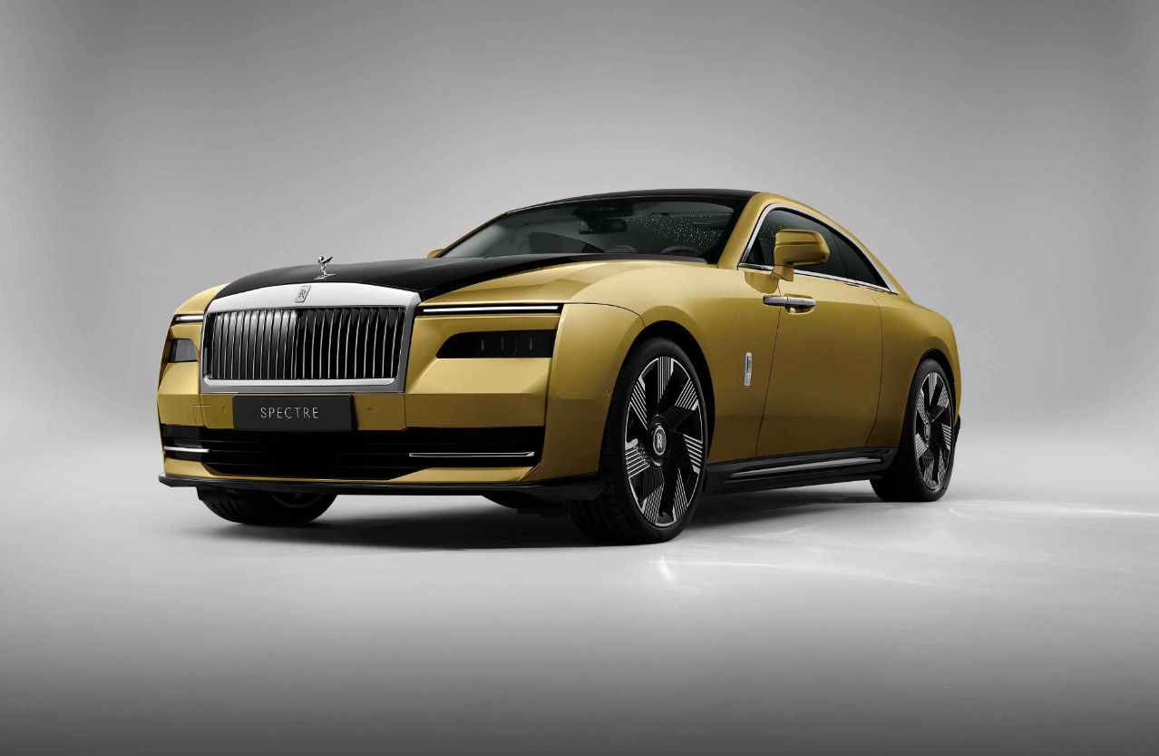 Rolls Royce официально представила полностью электрический Spectre