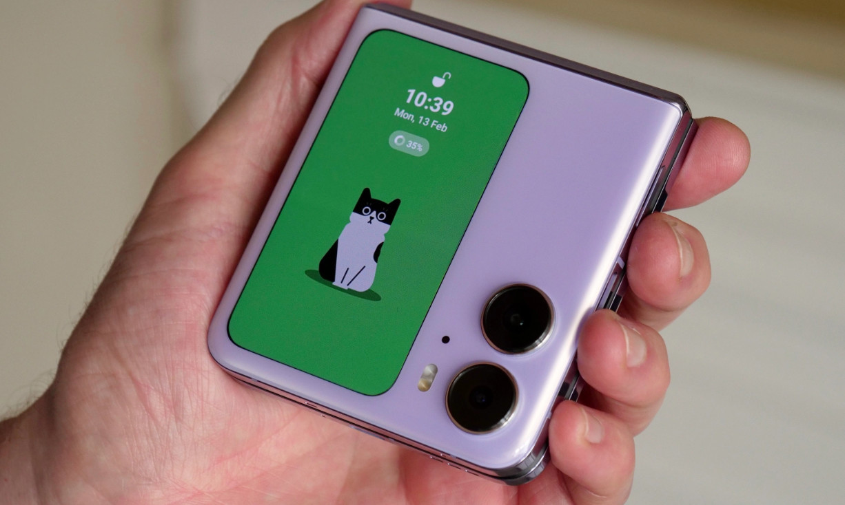 Беглый взгляд на Oppo Find N2 Flip — будущее раскладных смартфонов