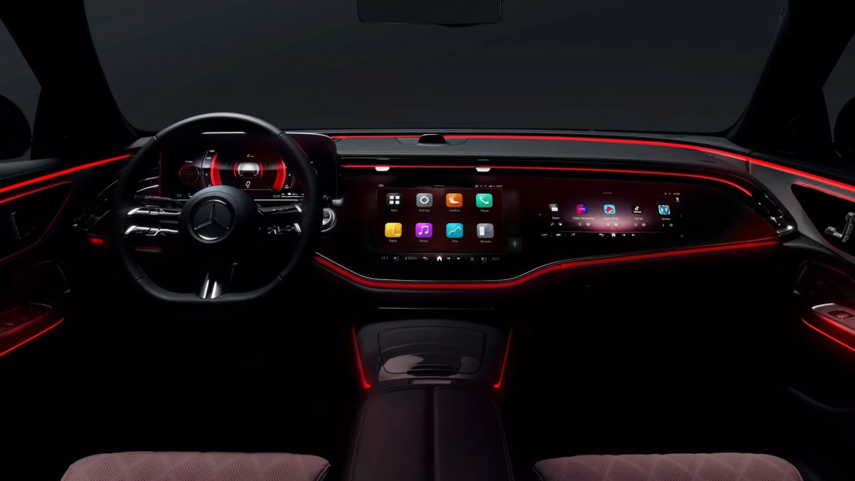 Камера для селфи и предустановленный Tik-Tok — подробности о Mercedes E-Class 2024