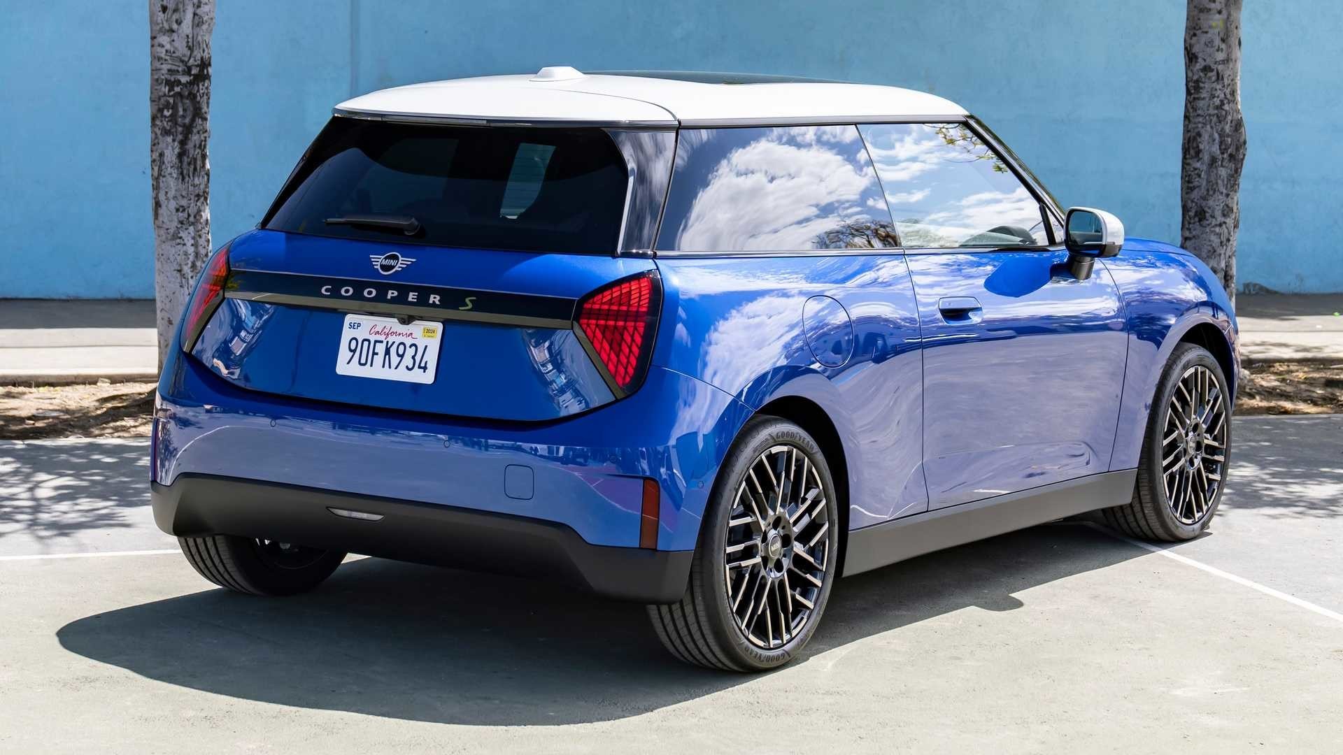 Официально показан обновленный Mini Cooper 2024 года 2 Официально показан обновленный Mini Cooper 2024 года