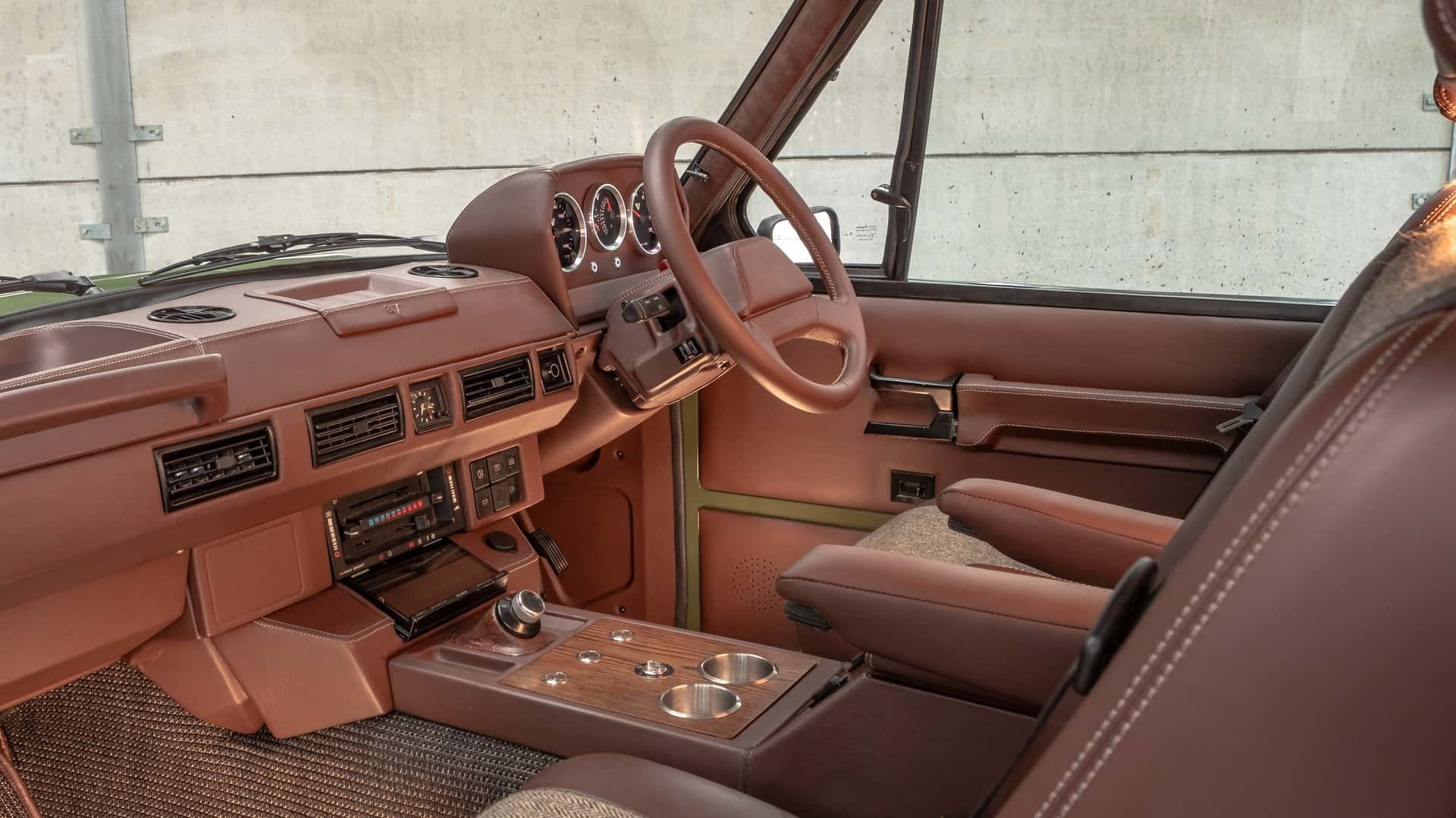 Inverted выпустила электрическую версию Range Rover Classic 1 Inverted выпустила электрическую версию Range Rover Classic