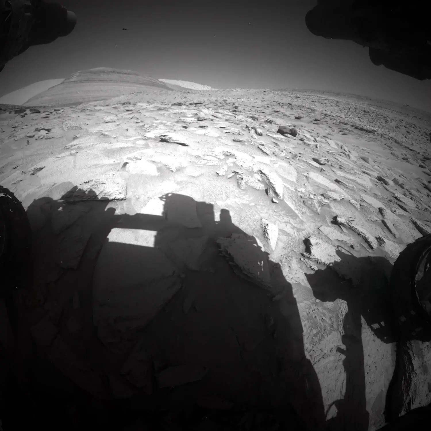 Марсоход Curiosity покорил новую вершину. Буквально 1 Марсоход Curiosity покорил новую вершину. Буквально