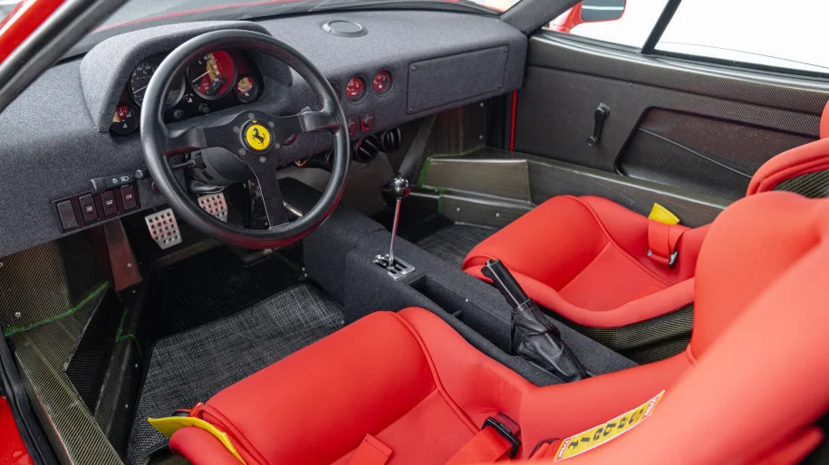 Сколько стоит Ferrari F40 в идеальном состоянии? Ответ вас шокирует 2 Сколько стоит Ferrari F40 в идеальном состоянии? Ответ вас шокирует