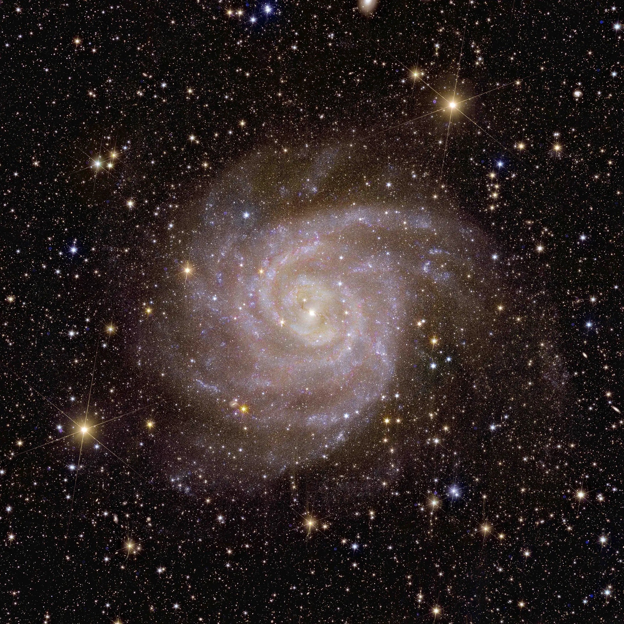 Опубликованы первые изображения с аппарата ESA Euclid — тайны темной материи раскрываются перед астрономами