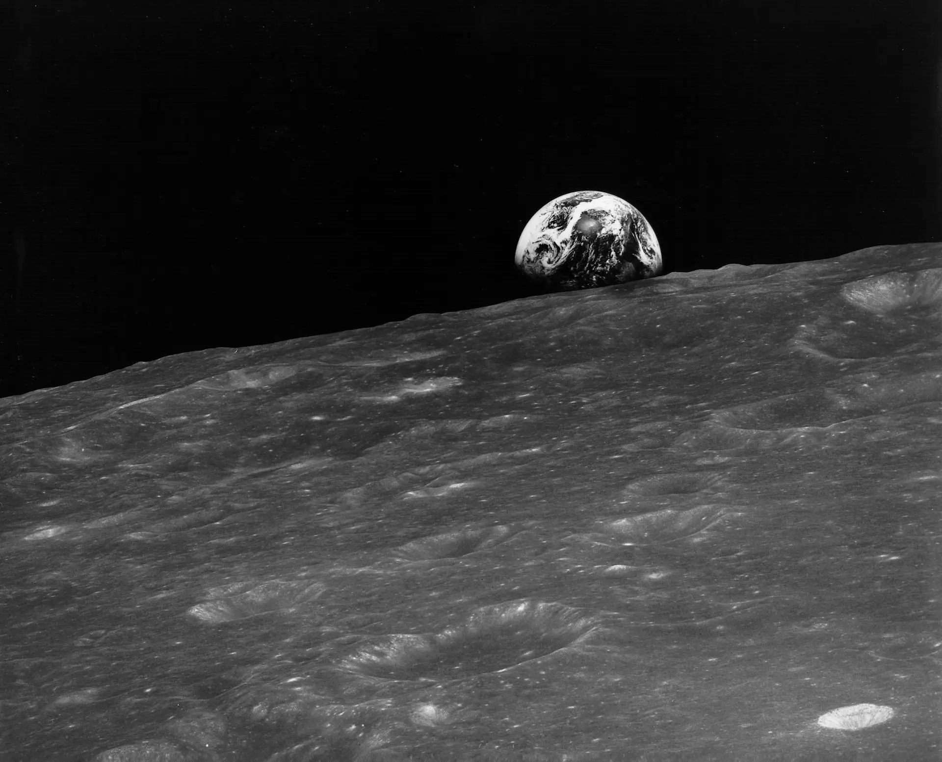 Настоящая история самого впечатляющего снимка Настоящая история самого впечатляющего снимка