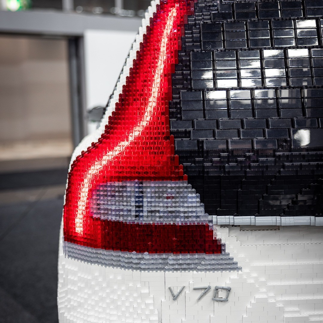 Если хотите себе новенький Volvo V70, то достаточно всего 350 000 кубиков Lego! 1 Если хотите себе новенький Volvo V70, то достаточно всего 350 000 кубиков Lego!