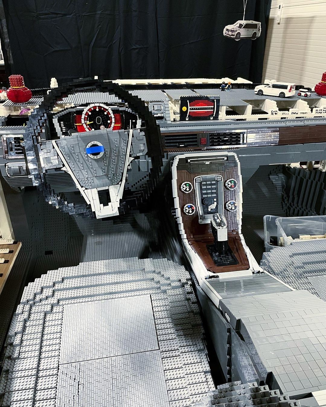 Если хотите себе новенький Volvo V70, то достаточно всего 350 000 кубиков Lego! 2 Если хотите себе новенький Volvo V70, то достаточно всего 350 000 кубиков Lego!