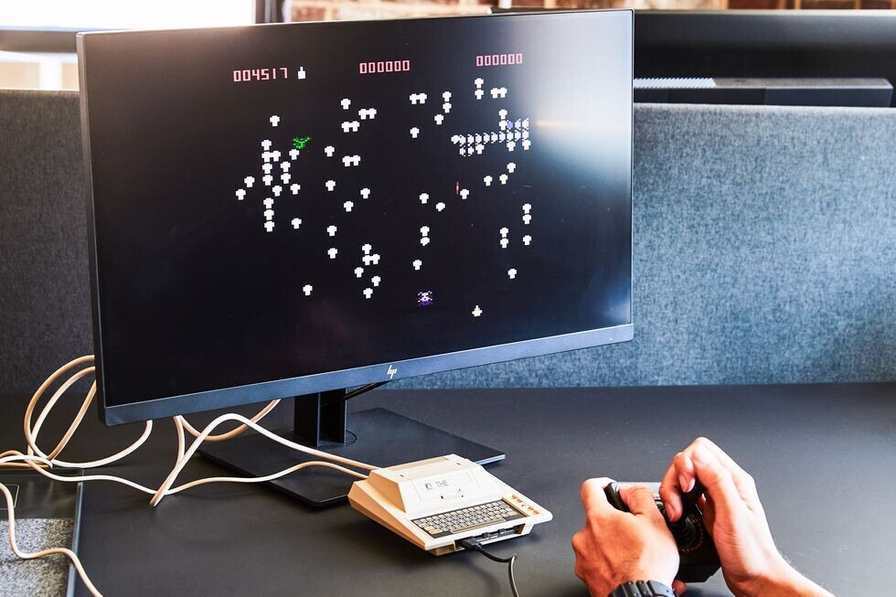 Быстрый взгляд на Atari Mini 400 — в этот раз у компании все получилось