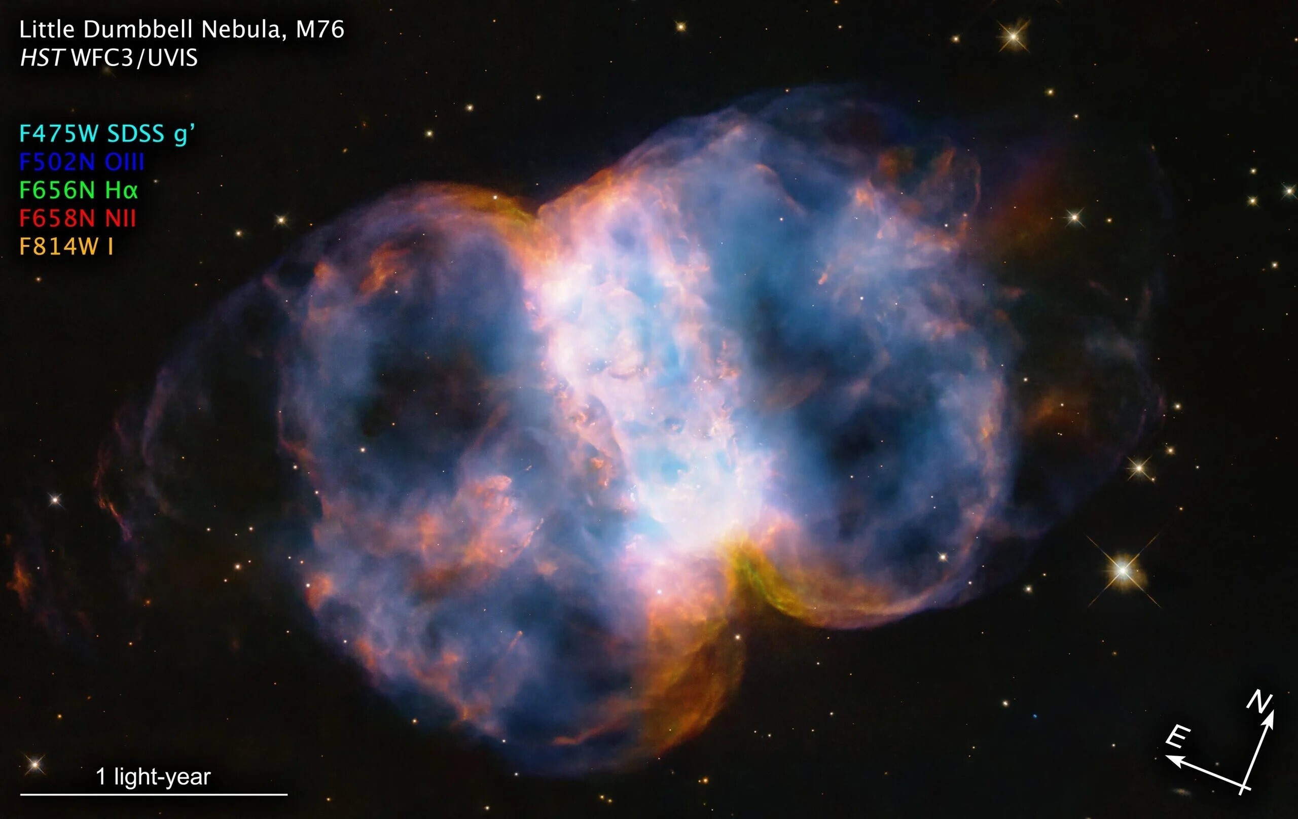 Hubble отмечает 34-ю годовщину захватывающим видом на туманность Маленькая Гантель 1 Hubble отмечает 34-ю годовщину захватывающим видом на туманность Маленькая Гантель