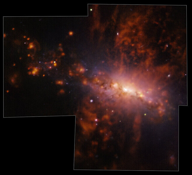 Галактика NGC 4383 взорвалась мириадами звезд 1 Галактика NGC 4383 взорвалась мириадами звезд
