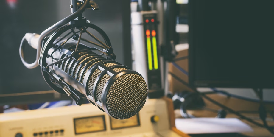 Началось — радиостанция Off Radio полностью заменила всех ведущих на ИИ