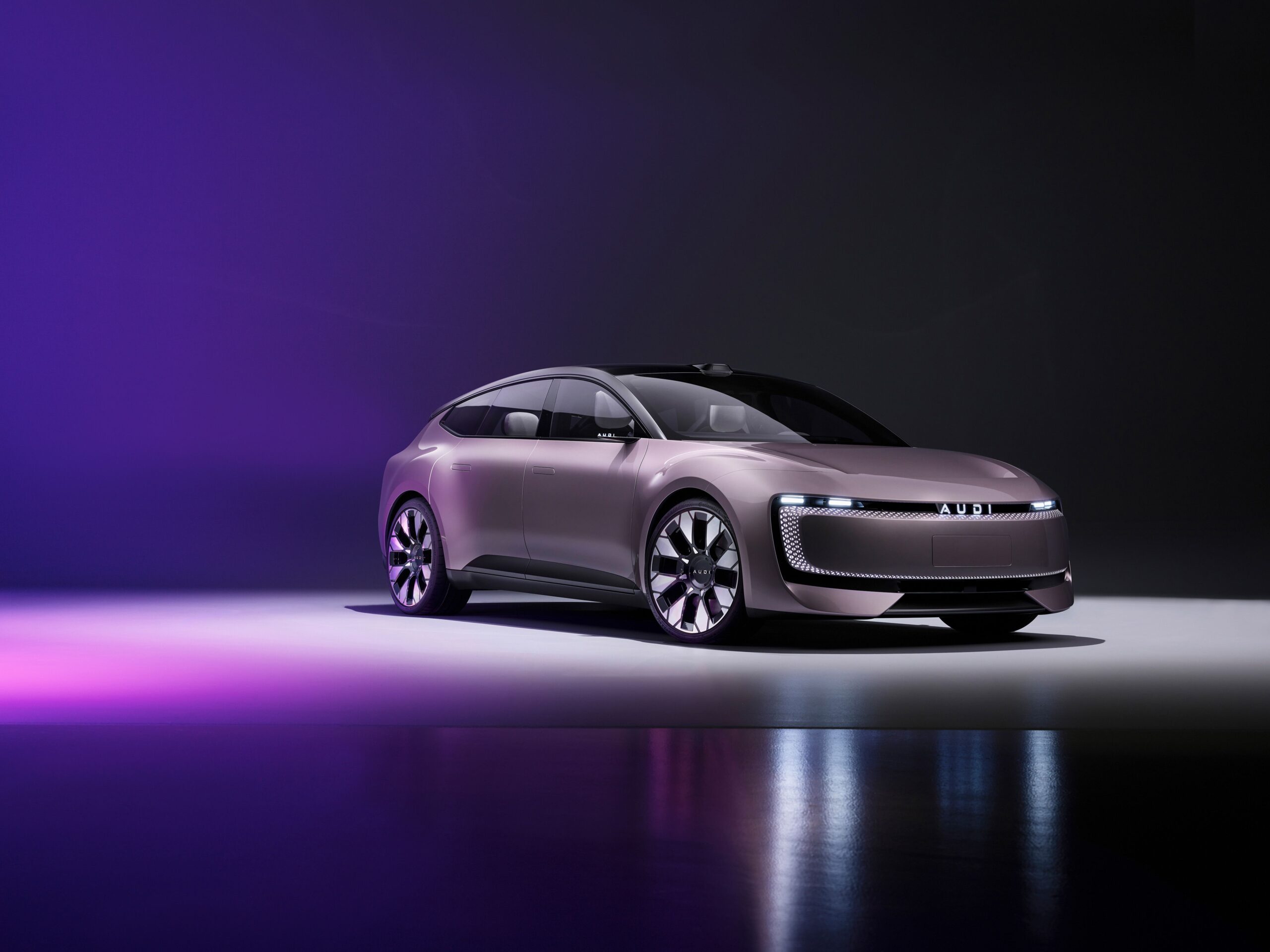 Представлена новая Audi E Concept — никаких колец, и только для Китая