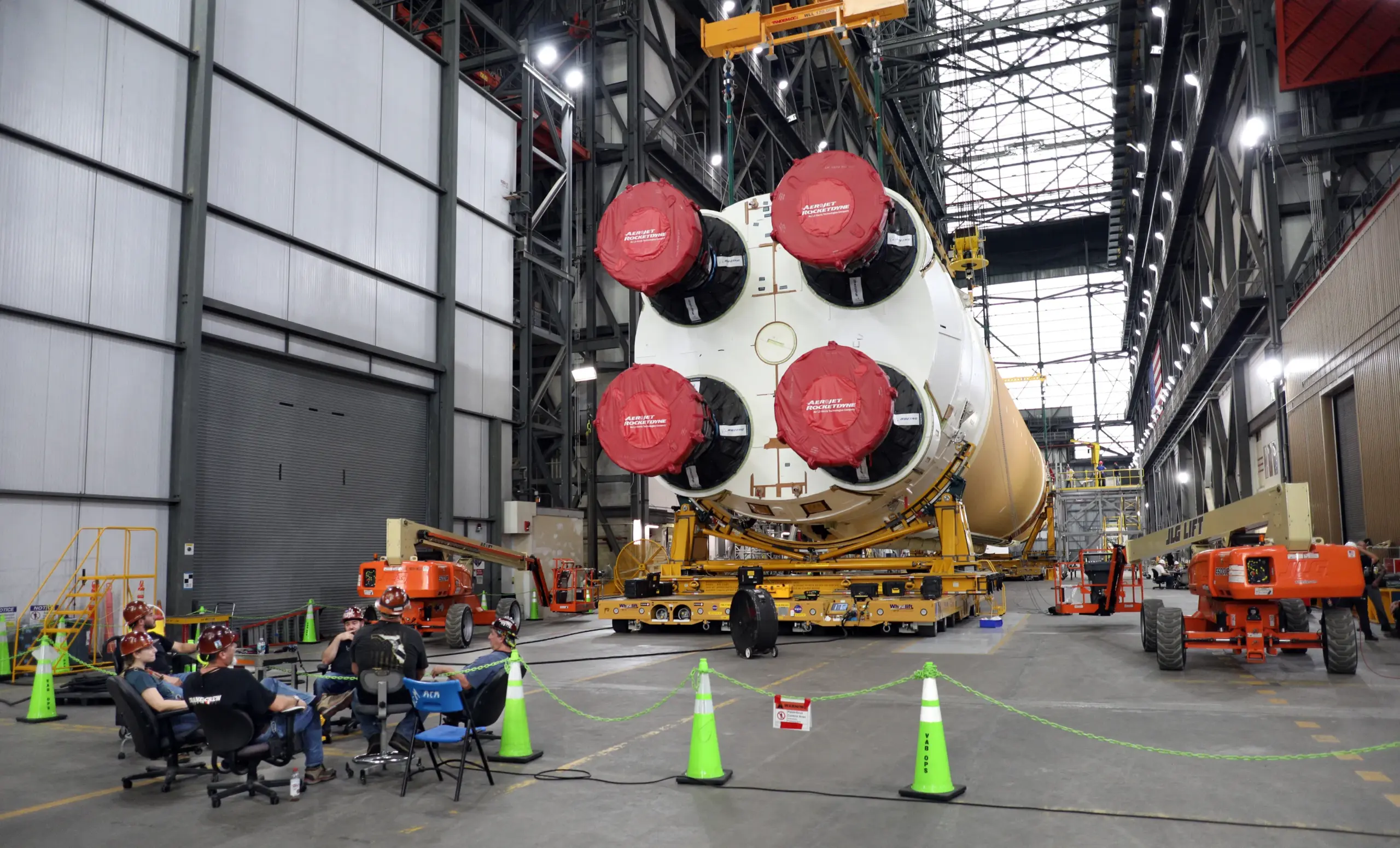 NASA откладывает возвращение на Луну: почему миссии Artemis снова задерживаются?