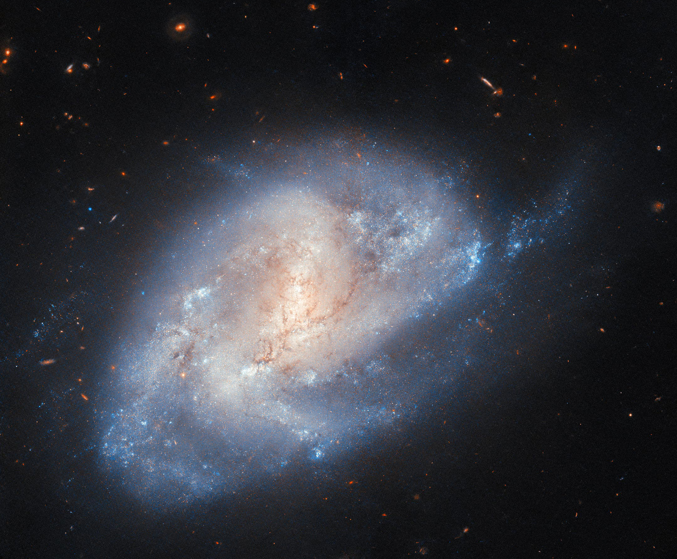 Галактика с сюрпризом — Hubble раскрыл тайны NGC 337