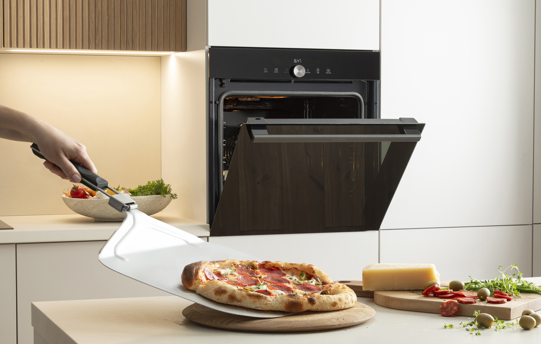 Духовой шкаф Gorenje PizzaOven: сочная пицца как из Италии за 3,5 минуты