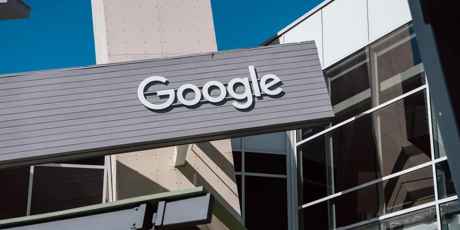 Google снова меняет курс и просит добровольно уйти часть сотрудников