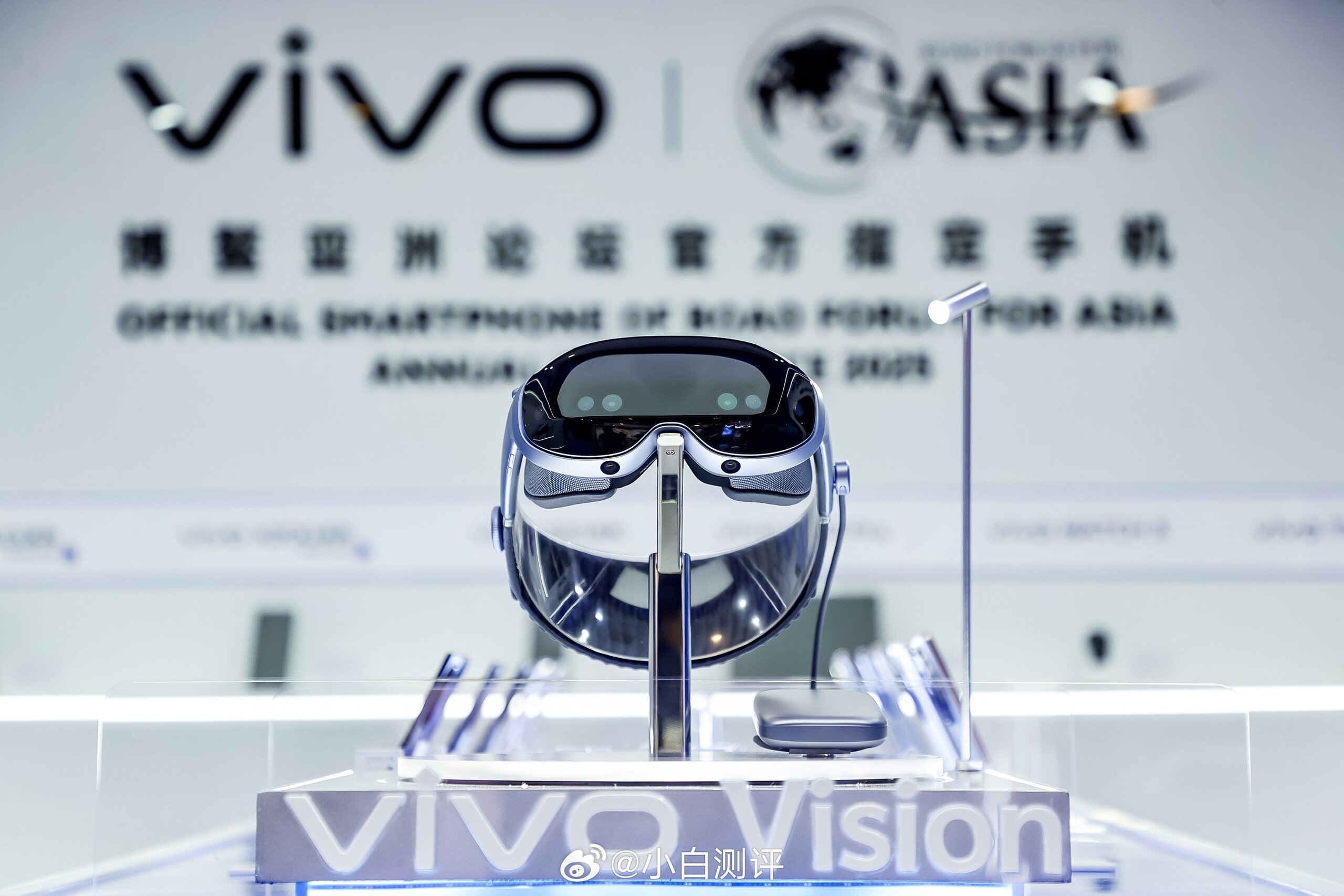 Новый конкурент Apple Vision Pro выпустит Vivo