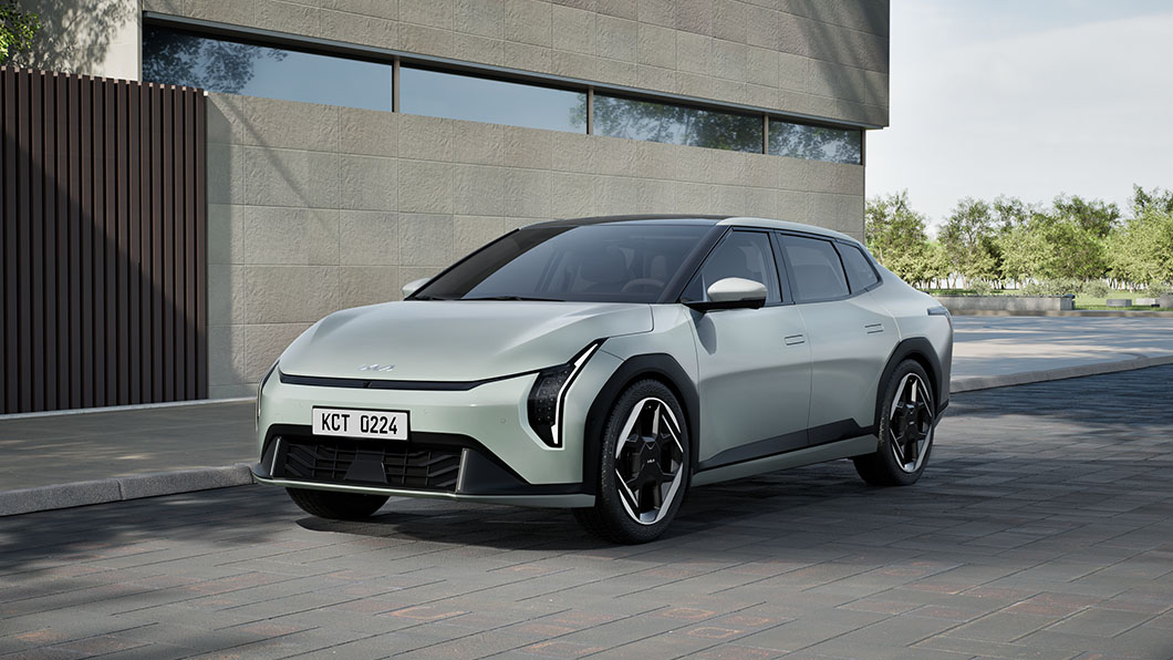 Электроседан Kia EV4 за 35000$ бросает вызов Tesla Model 3