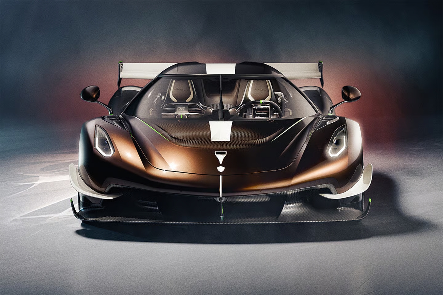 Невероятный новый мегакар Koenigsegg каким-то образом получил право на использование на дорогах