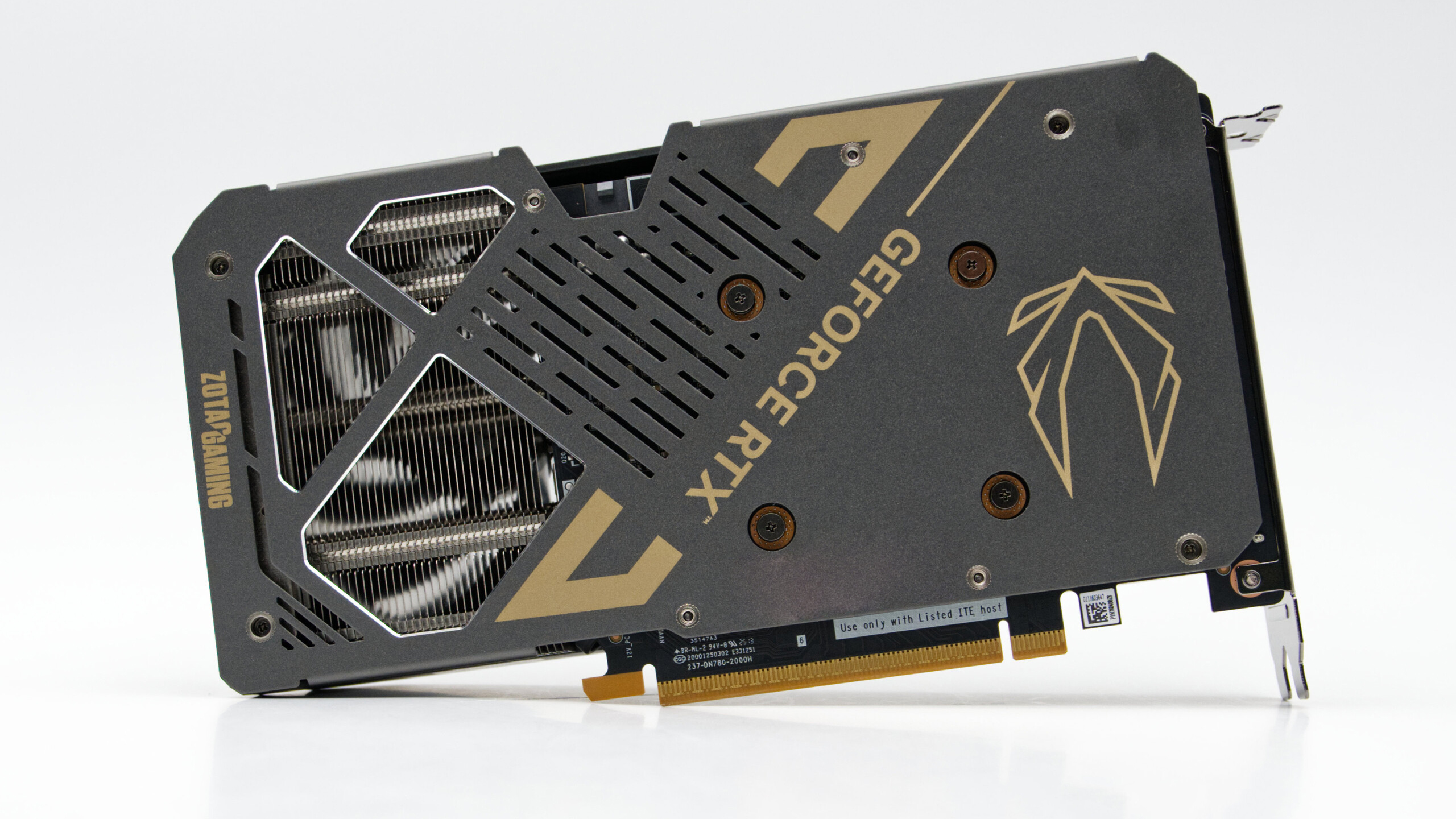 Zotac GeForce RTX 5060 AMP — компактная видеокарта для Full HD-гейминга или пустая трата денег? 3 Zotac GeForce RTX 5060 AMP — компактная видеокарта для Full HD-гейминга или пустая трата денег?