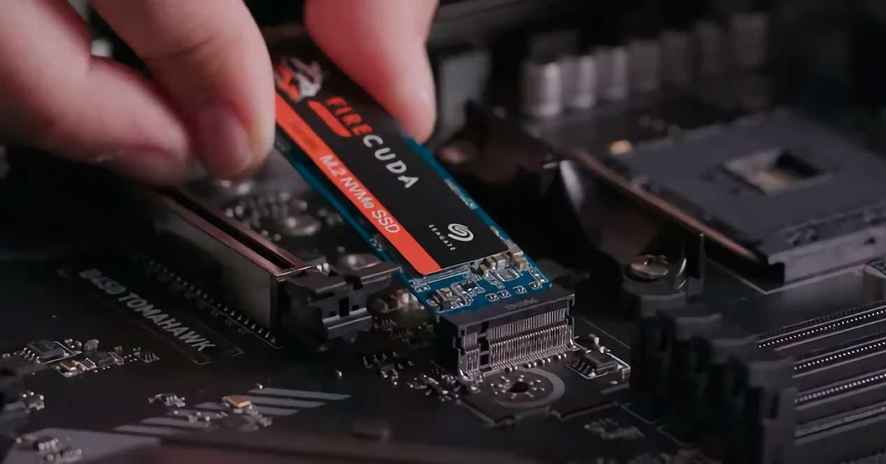Вскоре SSD-диски и смартфоны заметно подорожают и не только в России