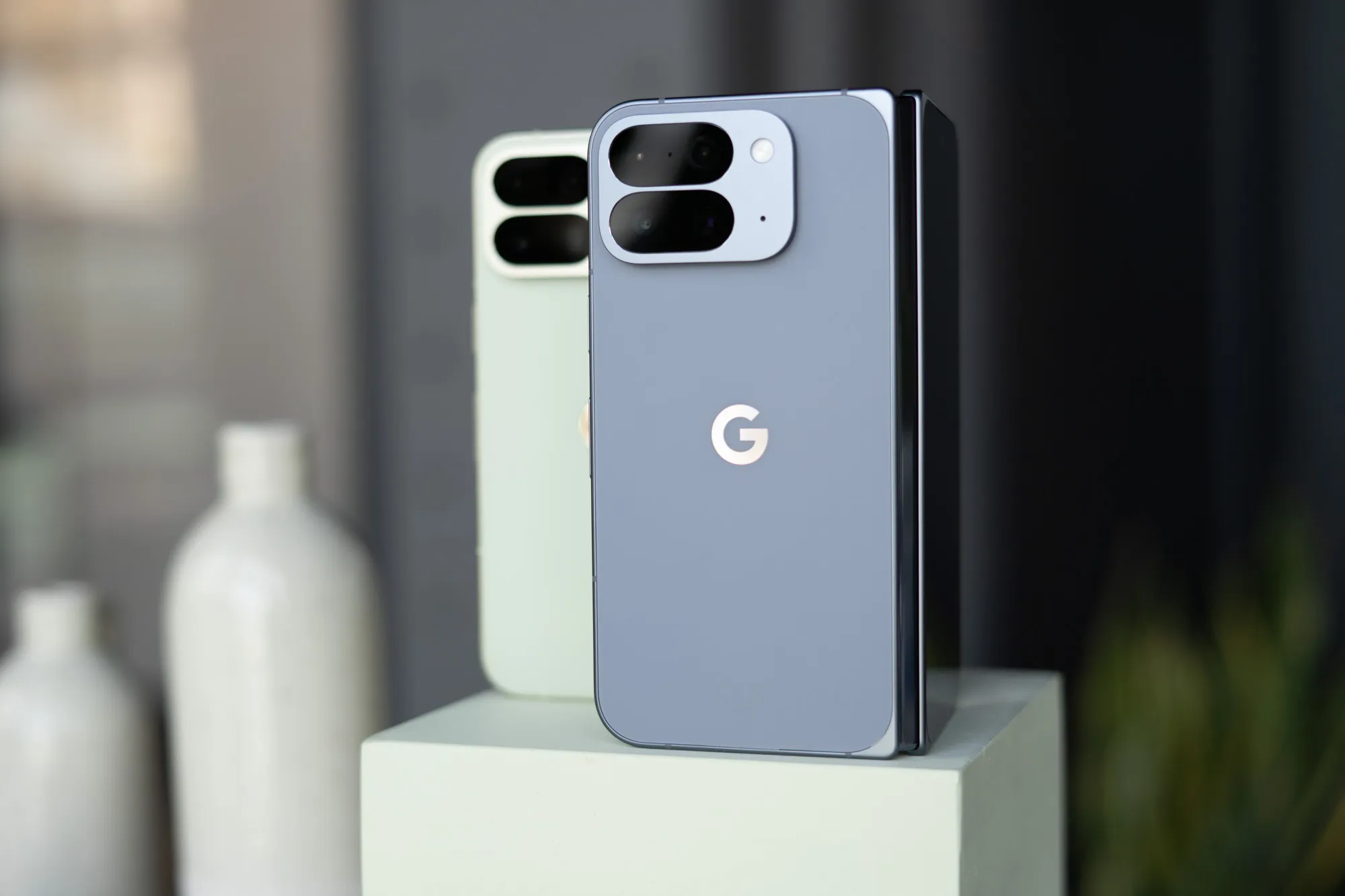 Google выпустила Pixel 10 Pro Fold: первый в мире складной смартфон с полной защитой от воды и пыли