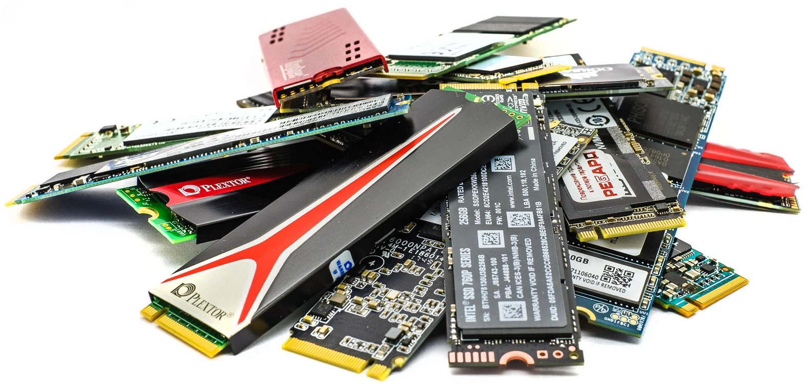 Производители памяти готовятся к резкому росту цен SSD на фоне бума ИИ