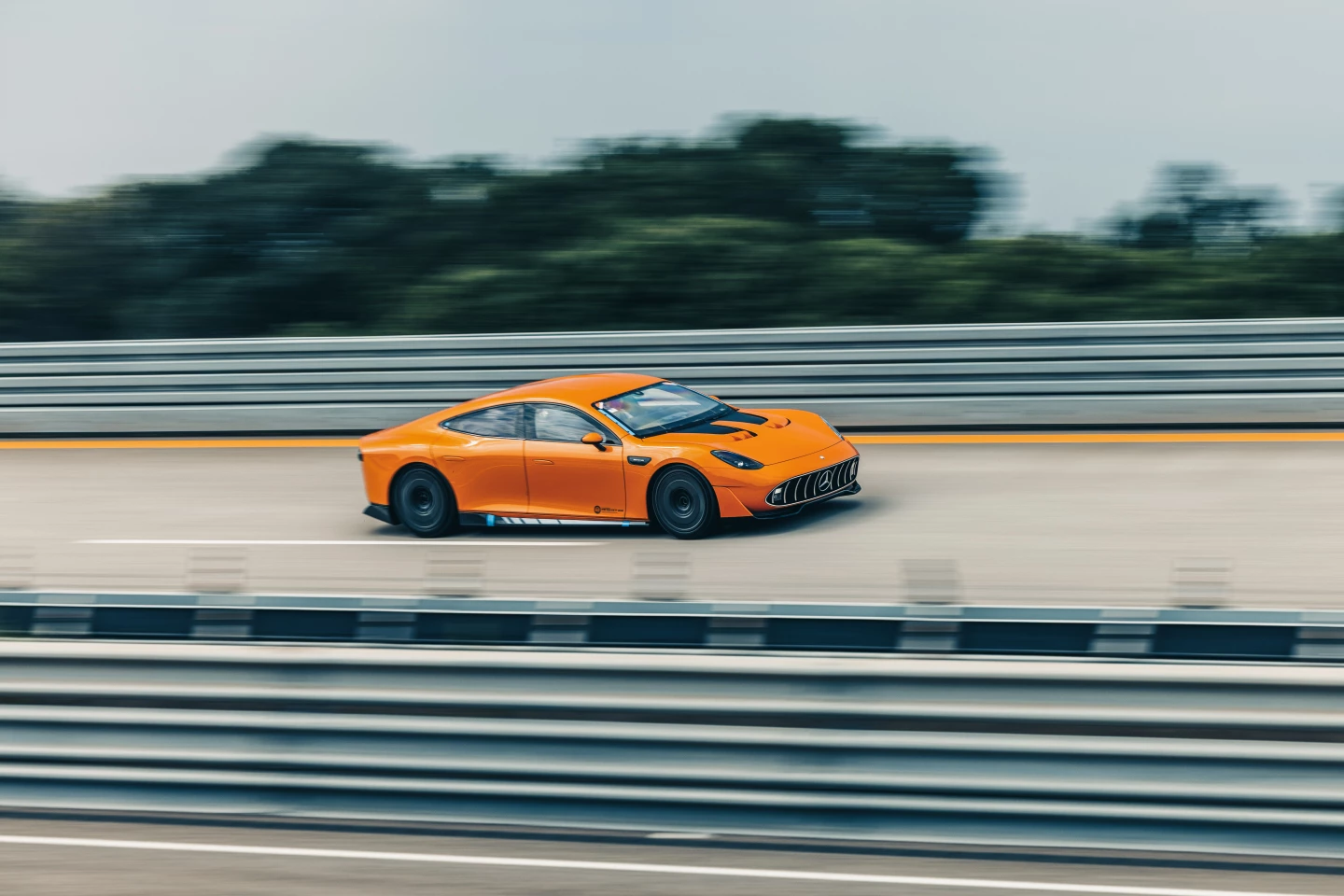 Mercedes AMG GT XX установил рекорды выносливости и скорости среди электромобилей 2 Mercedes AMG GT XX установил рекорды выносливости и скорости среди электромобилей