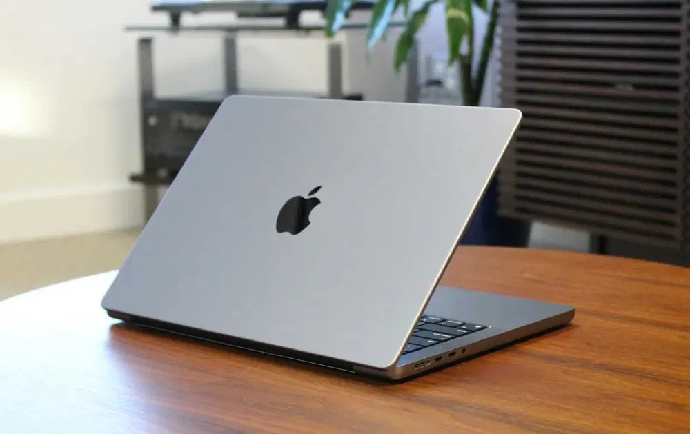 Программист превратил MacBook в скрипящую дверь с помощью скрытого датчика