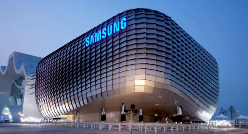 Samsung, впервые за всю историю, наняла дизайнера, чтобы победить скучный имидж