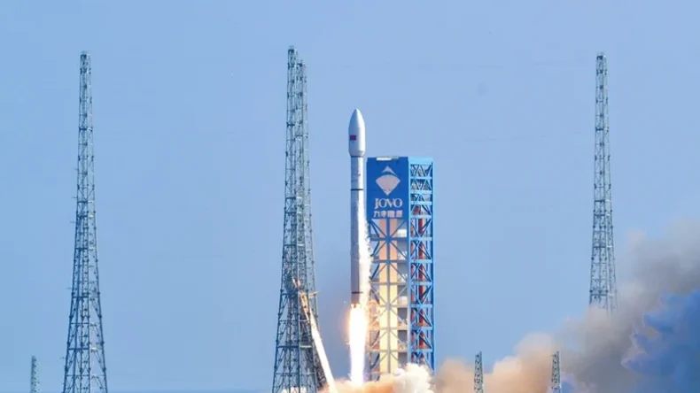 Космическая гонка за вычислениями: Китай и Илон Маск планируют вывести дата-центры ИИ на орбиту