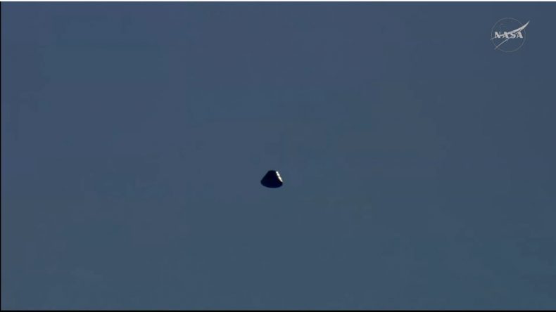 Миссия Artemis 2 в шаге от завершения: Orion вошел в атмосферу Земли на скорости почти 40 000 км/ч