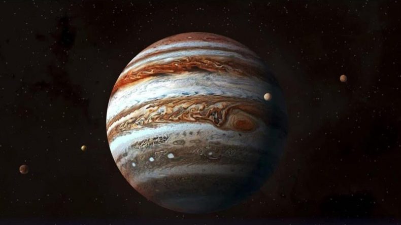 Зонд Juno получил новое изображение спутника Юпитера Фивы с близкого расстояния