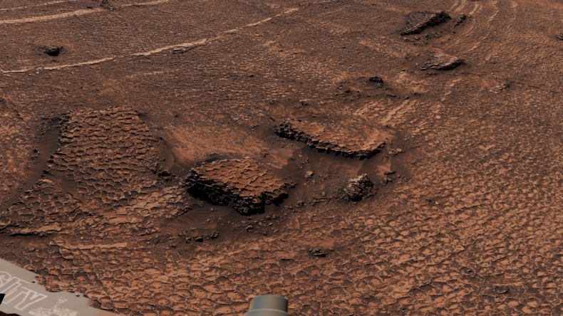Марсоход Curiosity обнаружил на Марсе гигантское «море» загадочных многоугольников